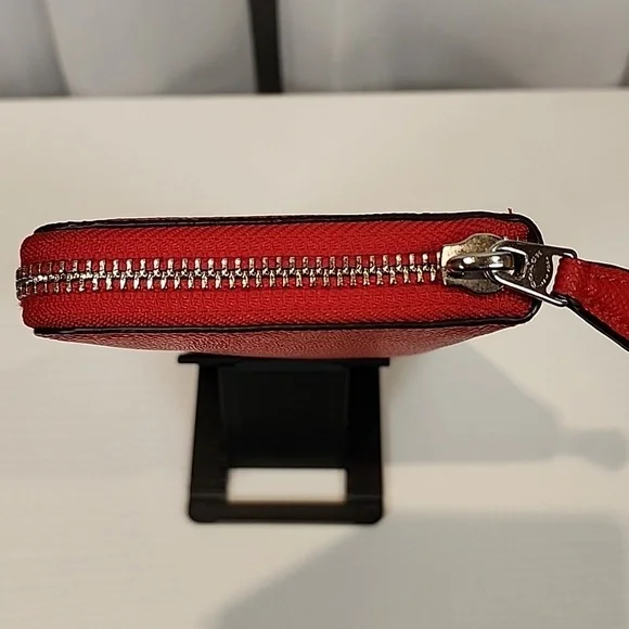 Coach Accordian Zip Wallet - Picture 4 of 9